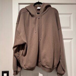 Aritzia Women’s Cozy Sweatfleece Mega Zip Hoodie in “Turner Taupe”🤍 Size XL